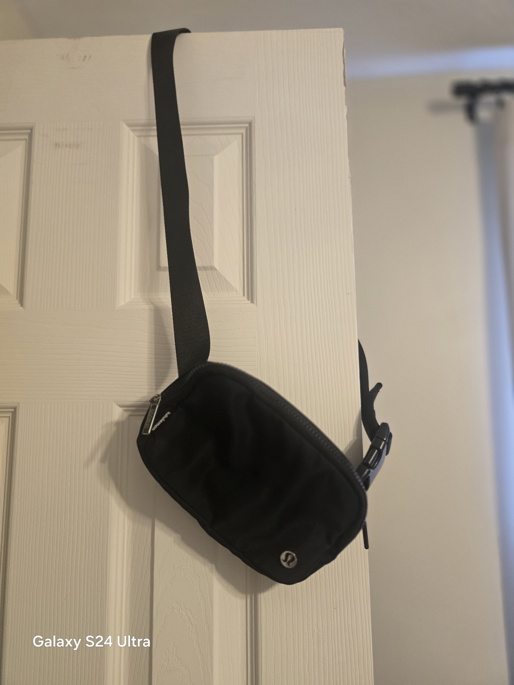 LULULEMOM CROSS BODY